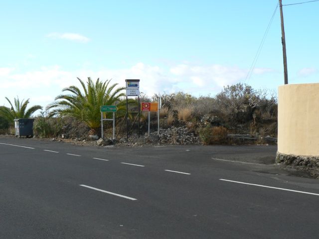 La Palma - Anfahrt - Weg rechts hinter dem Restaurant La Mariposa