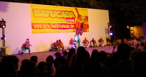 Tanzshow beim Batucada Festival in Los Llanos, La Palma